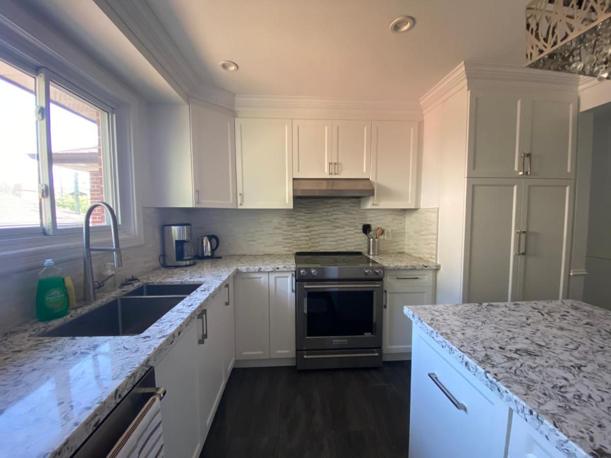 Yonge And Finch Subway !L Spacious & Bright Private Bedroom With Shared Amenties Toronto Exterior foto
